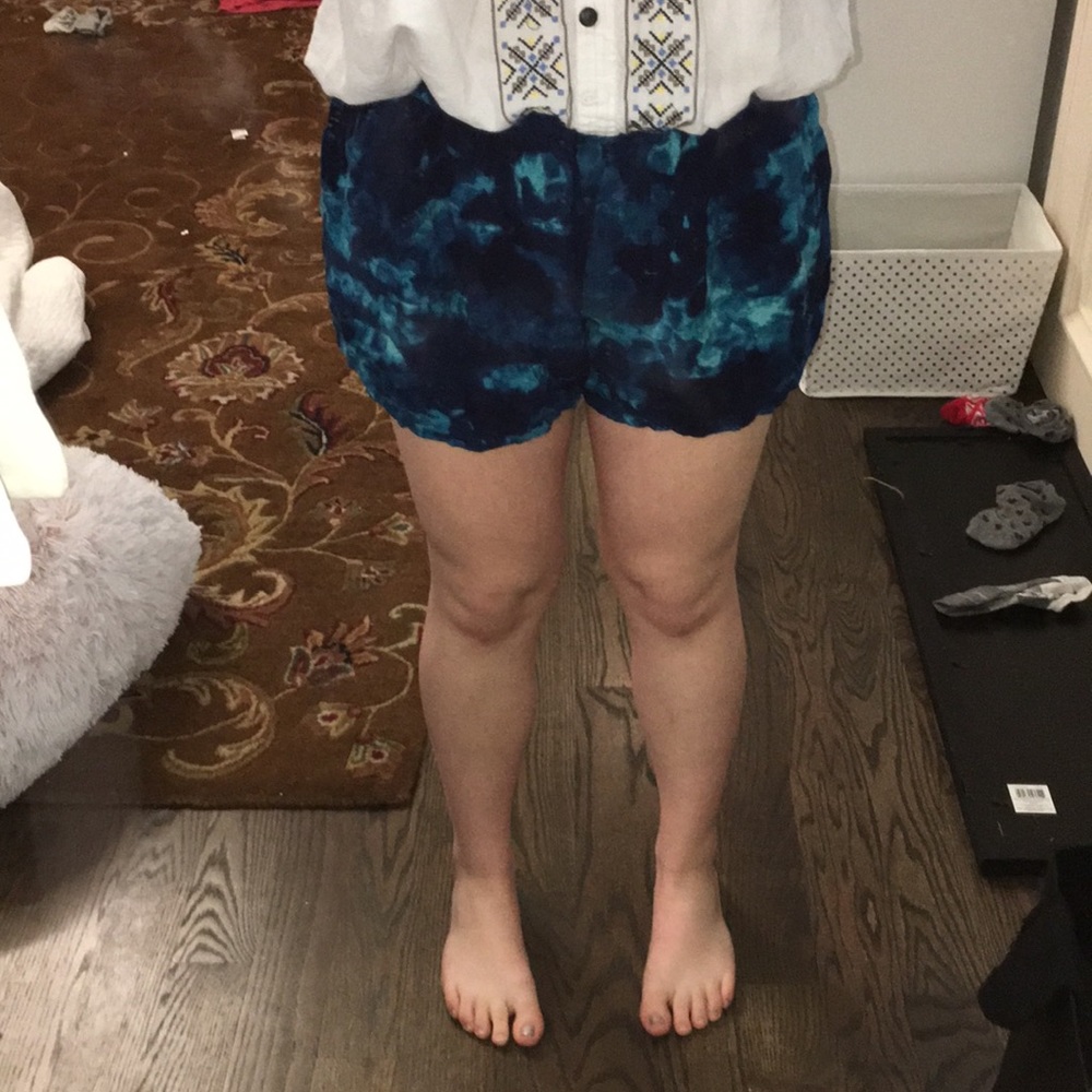 Shorts❤️ - Picture 2 of 3